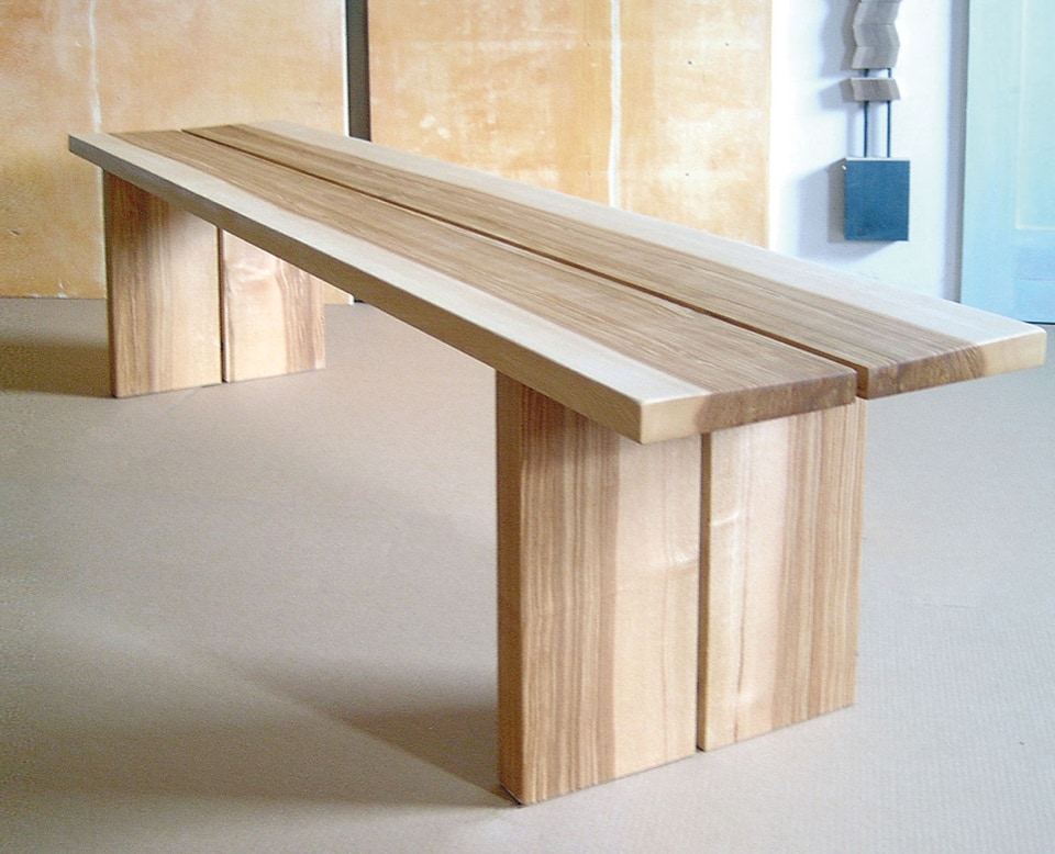 Einfache Sitzbank aus Esche