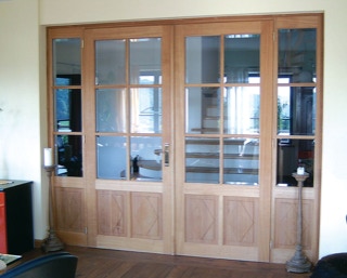 Türen mit Glas als Raumtrenner