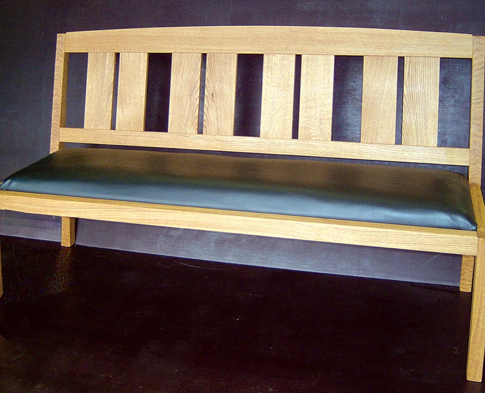 Bank aus Eiche mit Sitzpolster